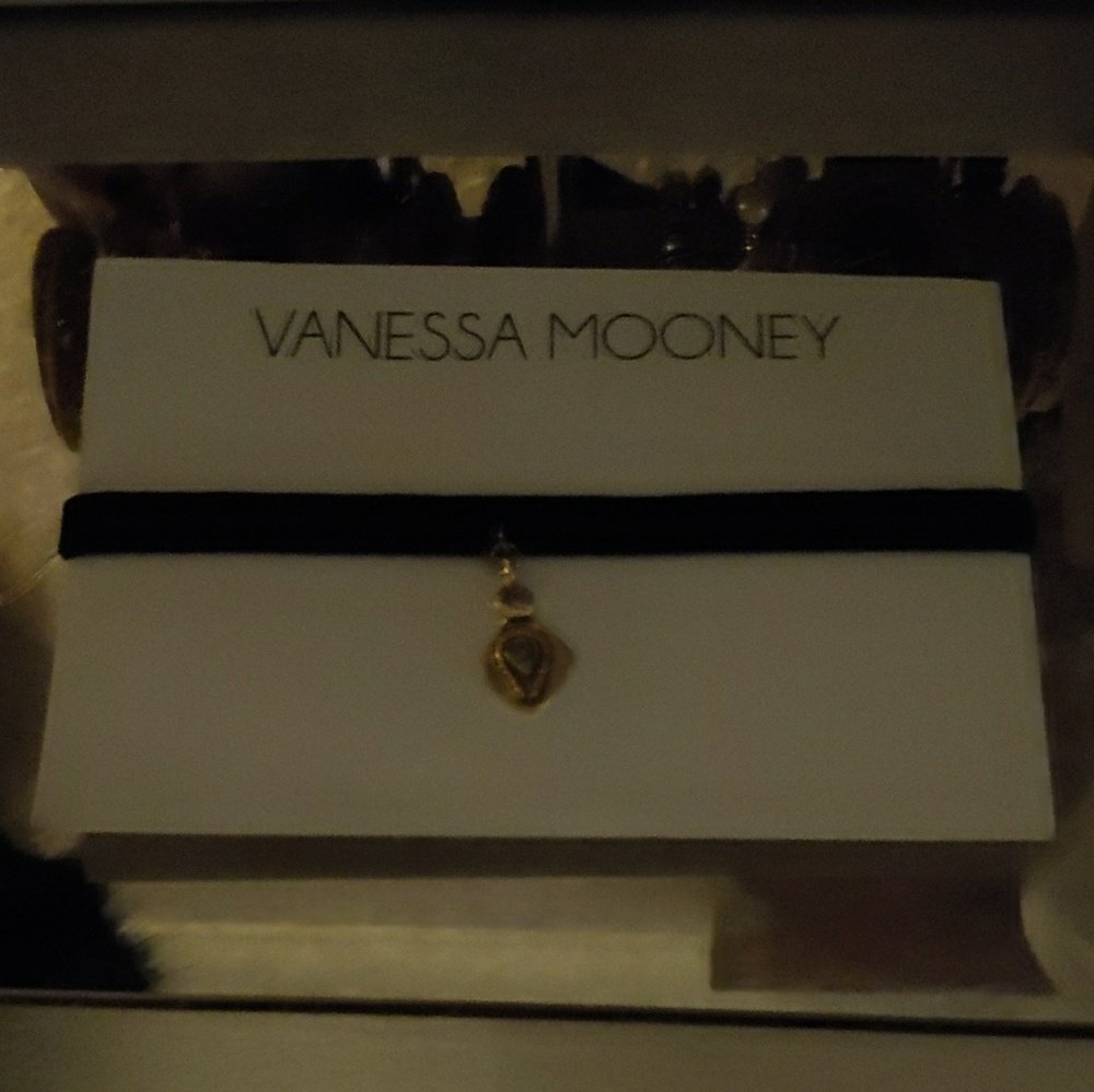 Vanessa Mooney 🌙 Choker - Picture 4 of 5